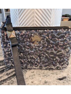 Kate Spade New York Luxe Sequin Wristlet Clutch Black Iridescent Gold Spade